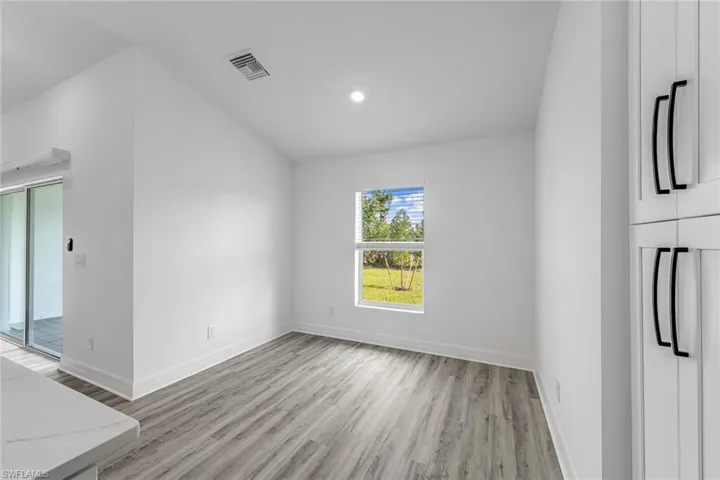 dining area/breakfast nook