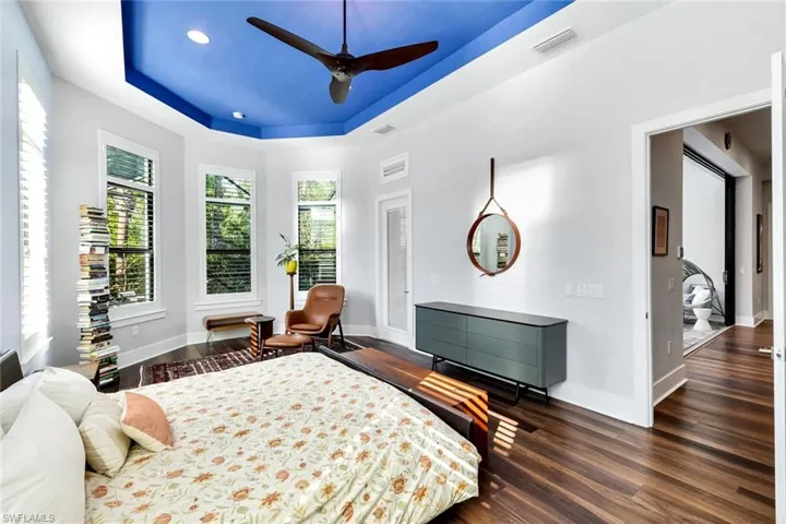 Bump-out bay area with plantation shutters