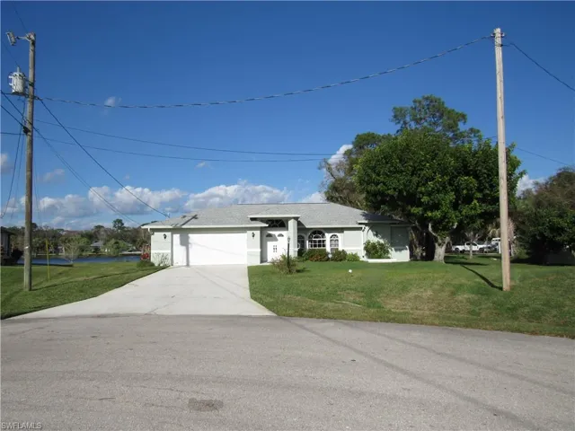 11426  Habersham  CT, North Fort Myers, FL 33917