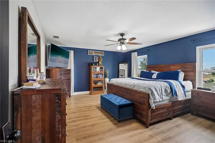 1825 Nw 23rd Ter, Cape Coral, Florida 33993