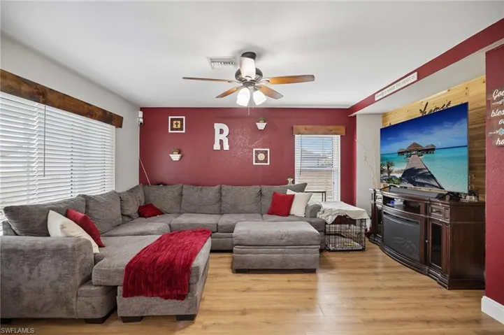 1825 Nw 23rd Ter, Cape Coral, Florida 33993