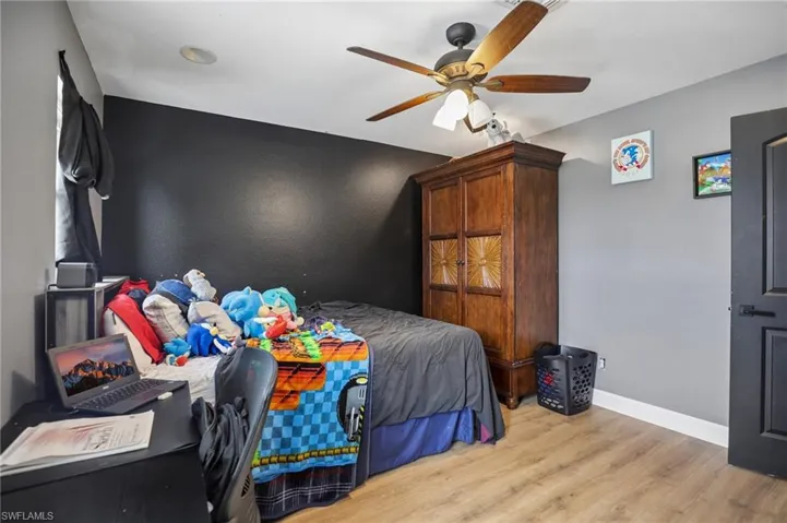 1825 Nw 23rd Ter, Cape Coral, Florida 33993