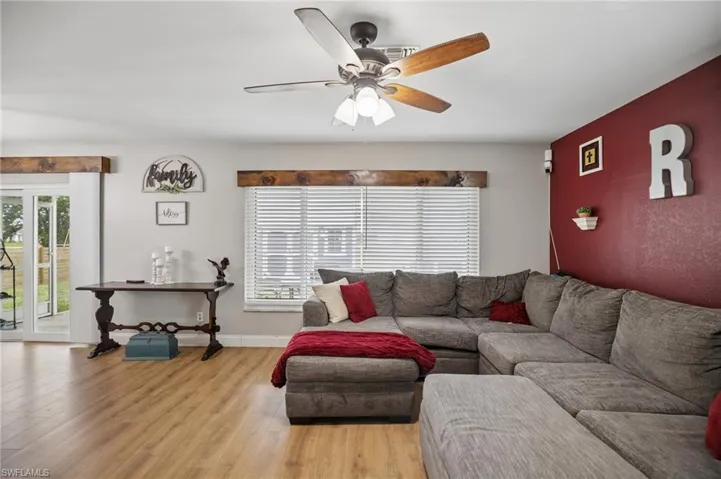 1825 Nw 23rd Ter, Cape Coral, Florida 33993