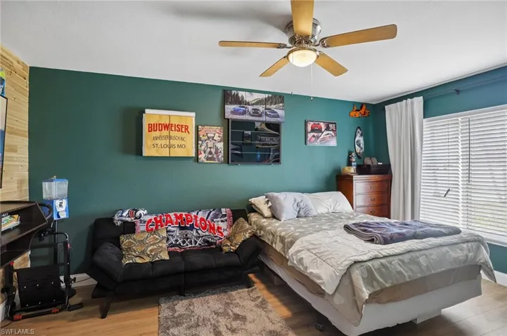 1825 Nw 23rd Ter, Cape Coral, Florida 33993