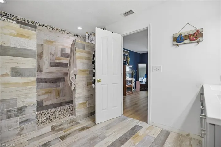 1825 Nw 23rd Ter, Cape Coral, Florida 33993