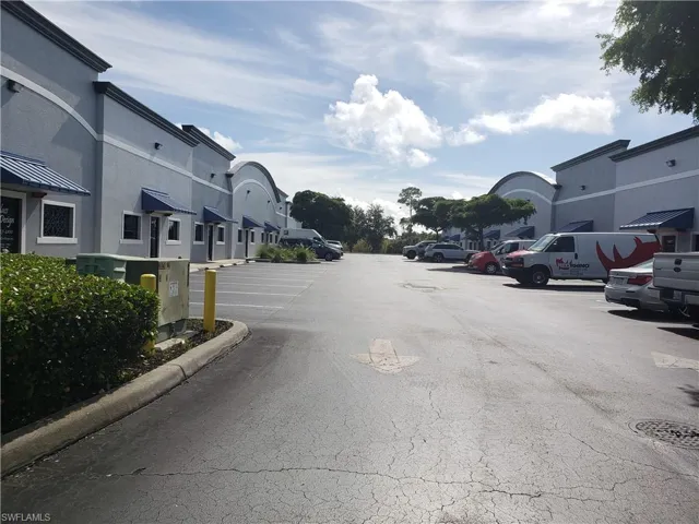 7863  Drew  CIR, Fort Myers, FL 33967