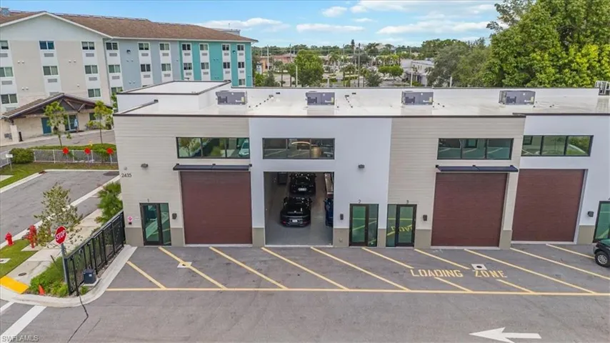 2435  PINE  ST, Naples, FL 34112