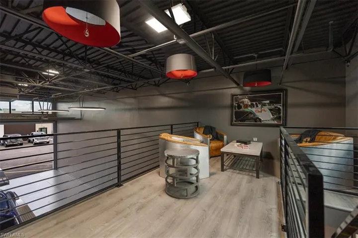 2435  PINE  ST, Naples, FL 34112