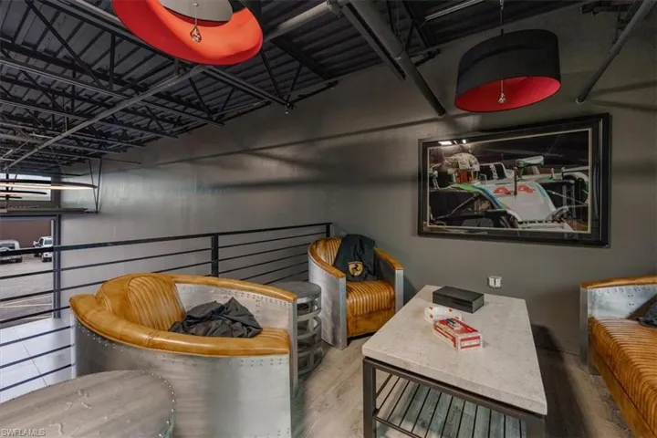2435  PINE  ST, Naples, FL 34112