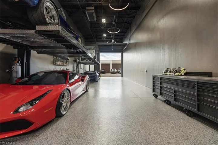 2435  PINE  ST, Naples, FL 34112