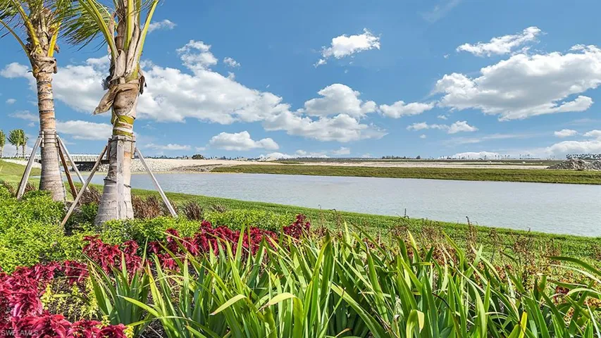 Beautiful sights to see here at Esplanade Lake Club!