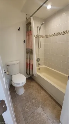 13502  Siesta Pines  CT, Fort Myers, FL 33908