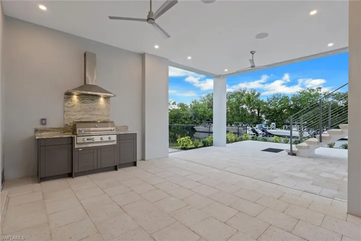 Outdoor Kitchen