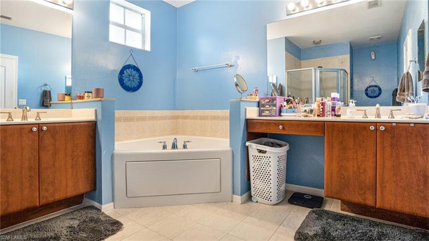 2674  Blue Cypress Lake  CT, CAPE CORAL, FL 33909