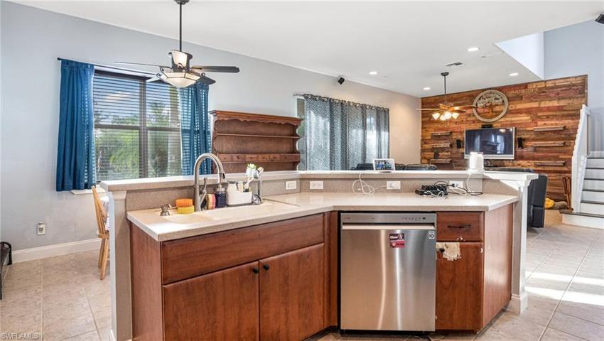 2674  Blue Cypress Lake  CT, CAPE CORAL, FL 33909