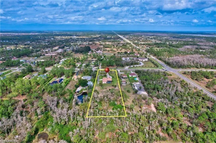 Birds eye view of property