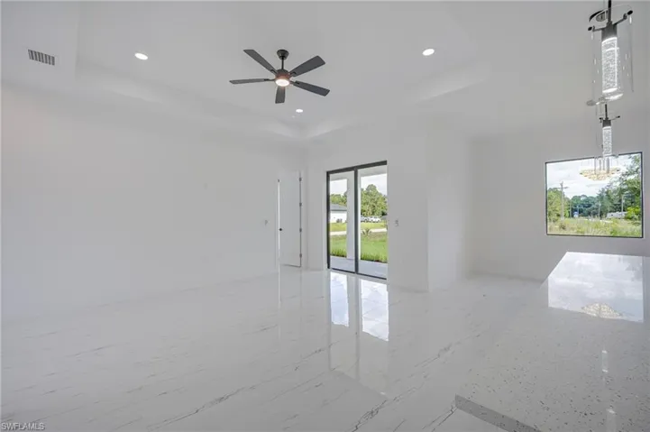 931 Barcelona St E, Lehigh Acres, Florida 33974