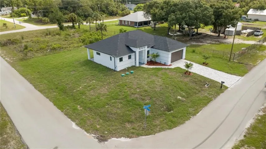 931 Barcelona St E, Lehigh Acres, Florida 33974