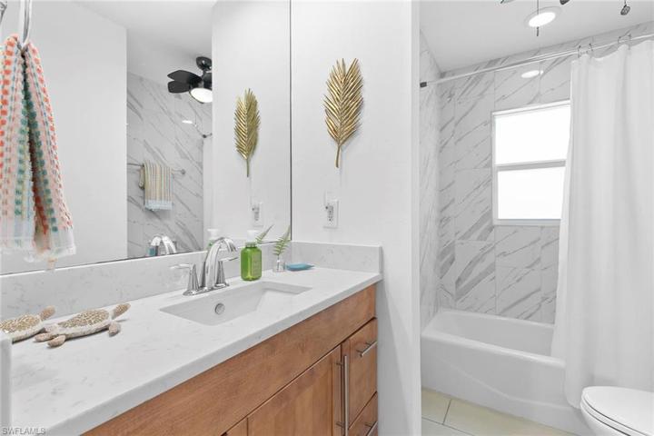 577  106th N AVE, Naples, FL 34108