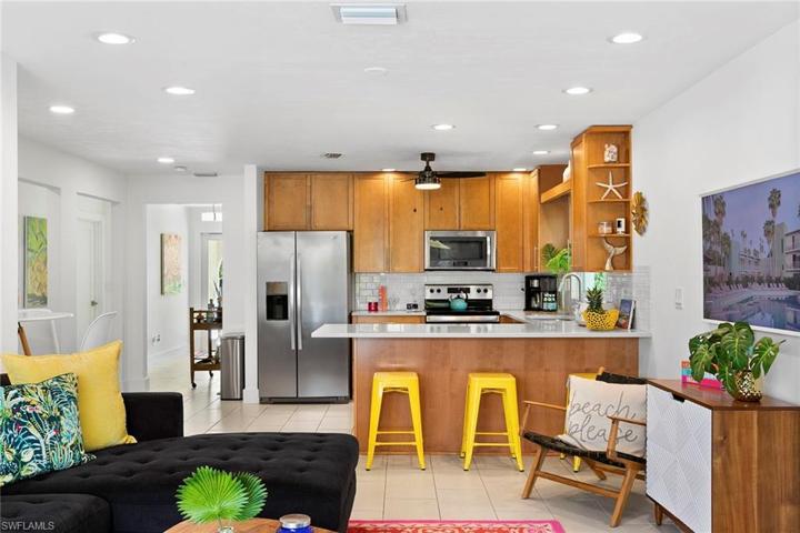 577  106th N AVE, Naples, FL 34108