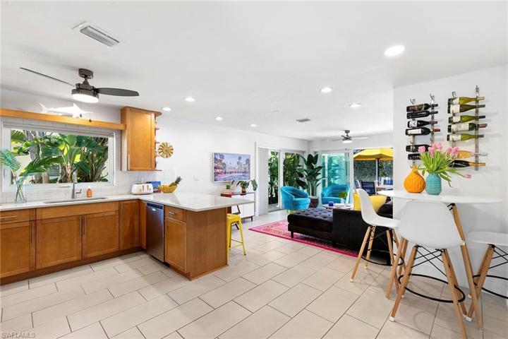577  106th N AVE, Naples, FL 34108