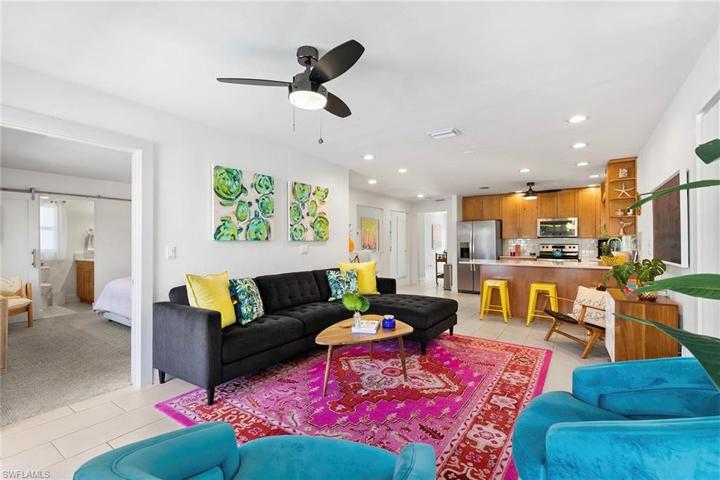 577  106th N AVE, Naples, FL 34108