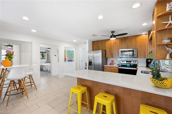 577  106th N AVE, Naples, FL 34108