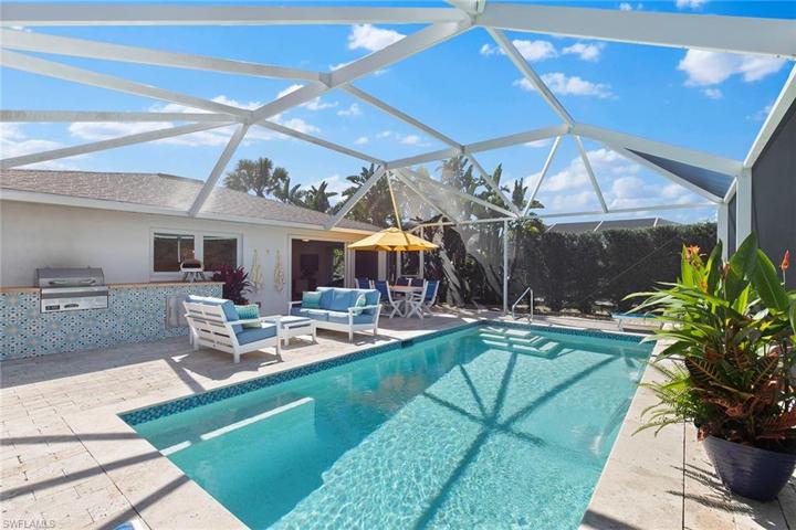 577  106th N AVE, Naples, FL 34108