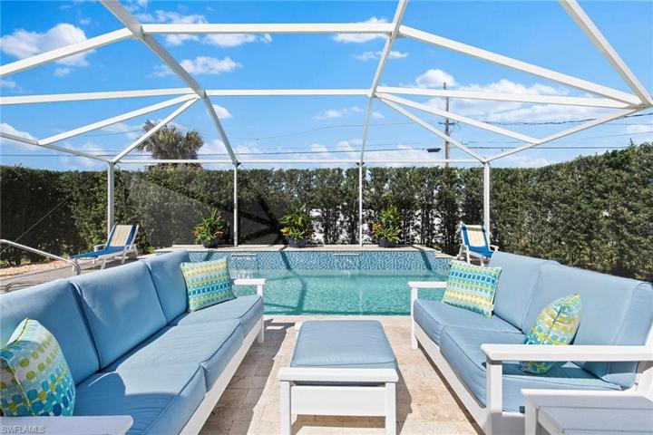 577  106th N AVE, Naples, FL 34108