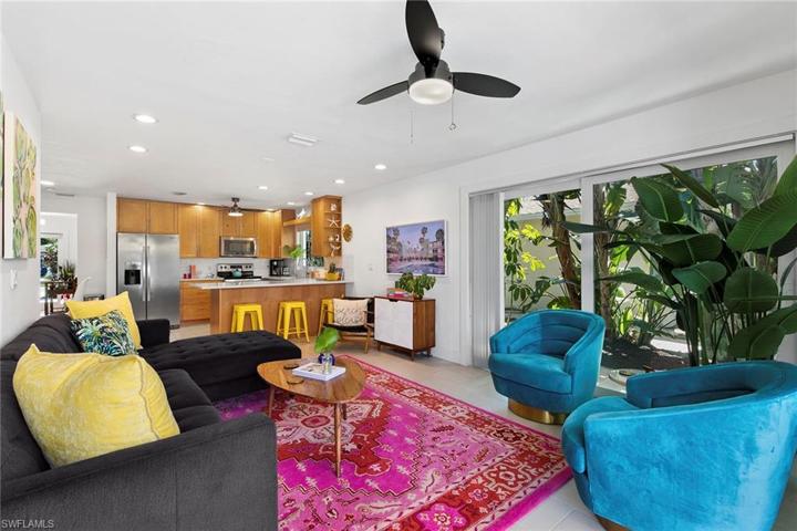 577  106th N AVE, Naples, FL 34108