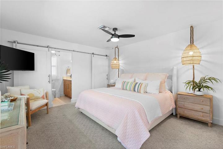 577  106th N AVE, Naples, FL 34108