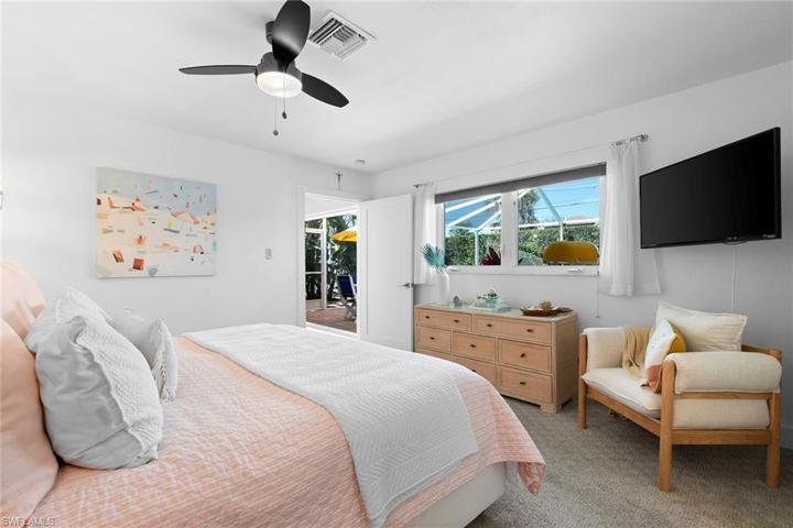 577  106th N AVE, Naples, FL 34108