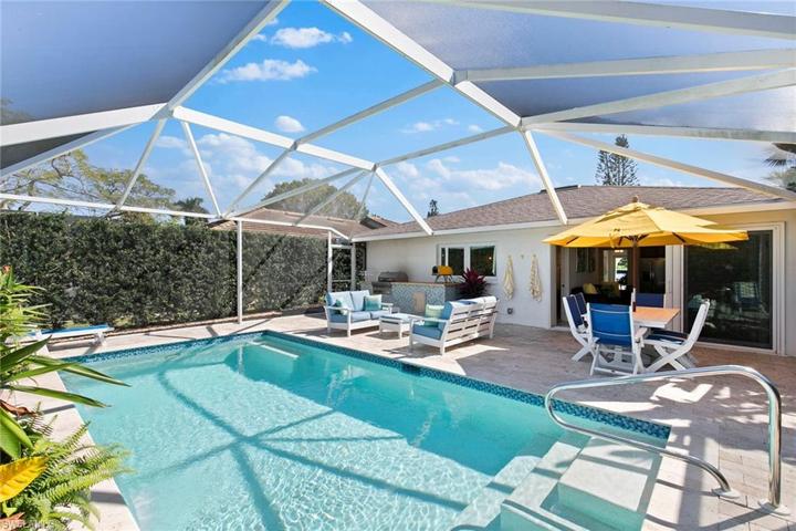 577  106th N AVE, Naples, FL 34108
