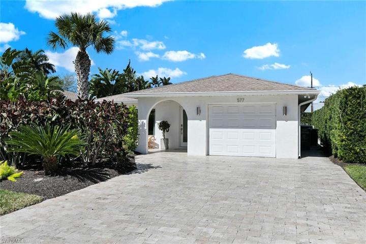 577  106th N AVE, Naples, FL 34108