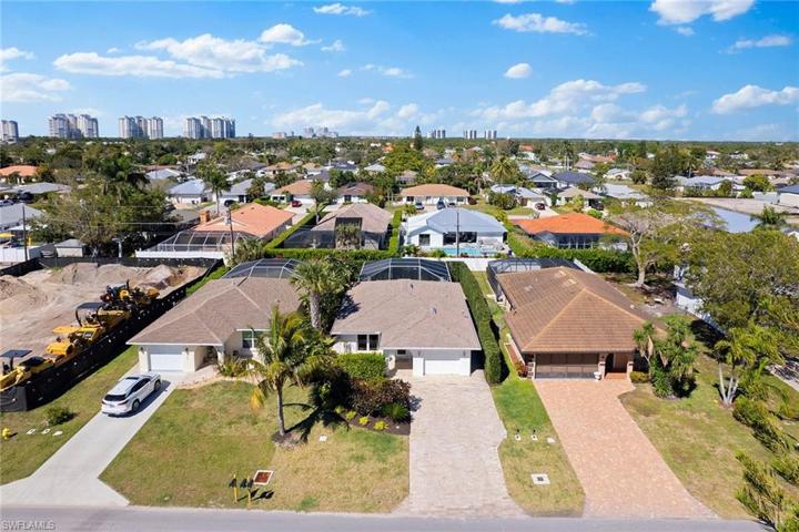 577  106th N AVE, Naples, FL 34108