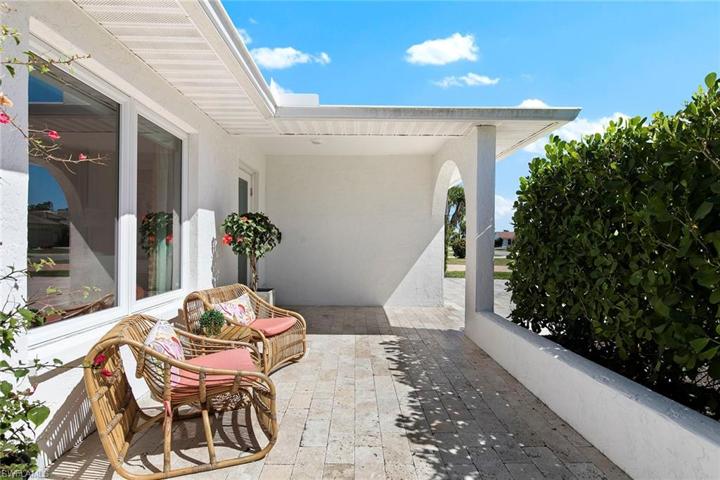 577  106th N AVE, Naples, FL 34108