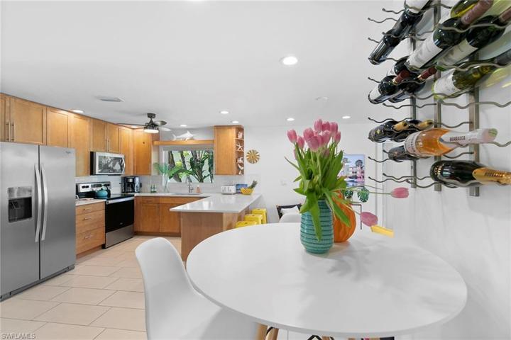 577  106th N AVE, Naples, FL 34108