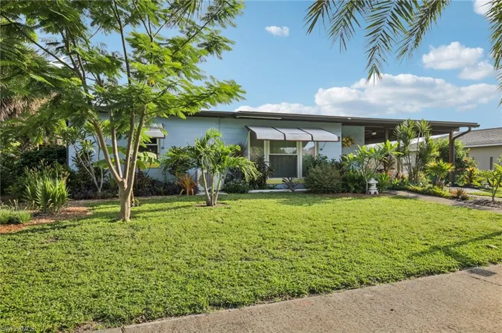 21476  Augusta  AVE, Port Charlotte, FL 33952
