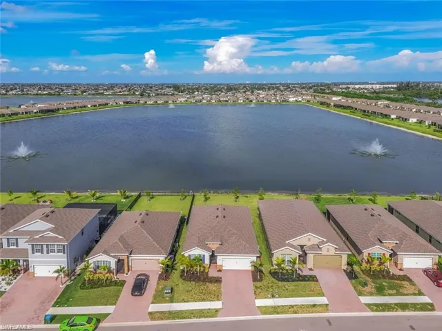 451 Spring Hill Lake Loop, Cape Coral, Florida 33993