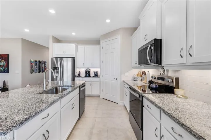 451 Spring Hill Lake Loop, Cape Coral, Florida 33993