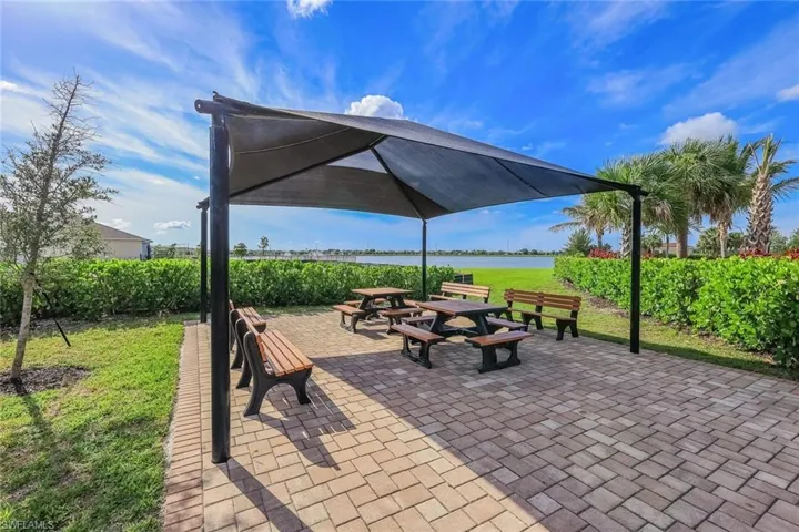 451 Spring Hill Lake Loop, Cape Coral, Florida 33993
