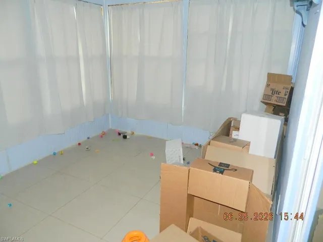 Image quality insufficient for description