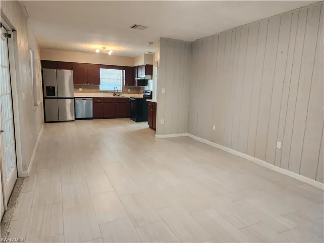 111 E Sugarland Cir, Clewiston, Florida 33440