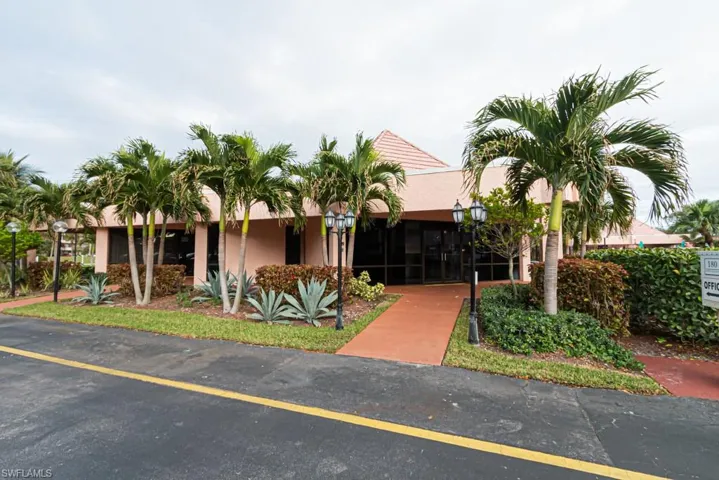 400 Forest Lakes Blvd # 207, Naples Fl 34105