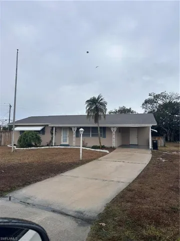 312 Grovewood Ave S, Lehigh Acres, Florida 33936