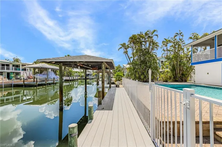 3 Pepita St, Fort Myers Beach, Florida 33931