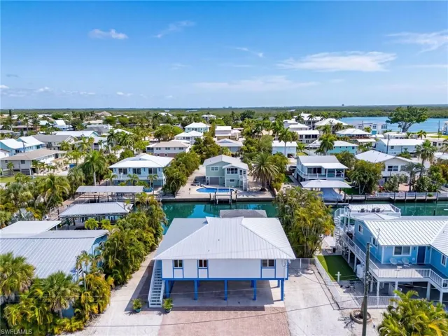 3 Pepita St, Fort Myers Beach, Florida 33931