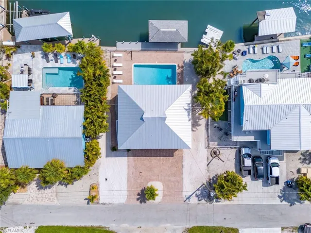 3 Pepita St, Fort Myers Beach, Florida 33931