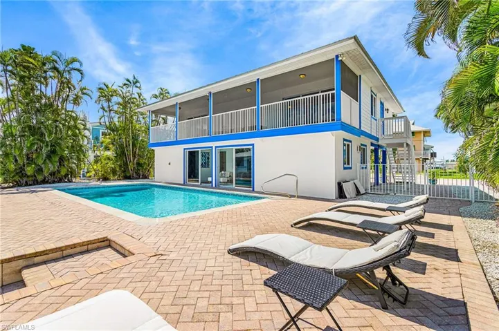 3 Pepita St, Fort Myers Beach, Florida 33931