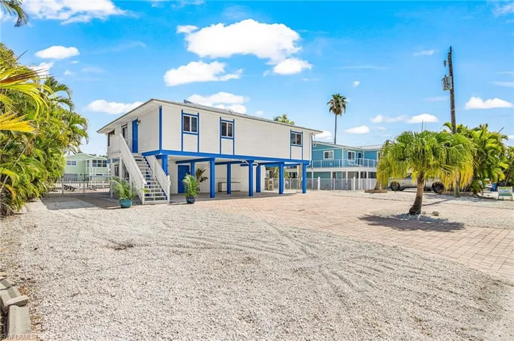 3 Pepita St, Fort Myers Beach, Florida 33931